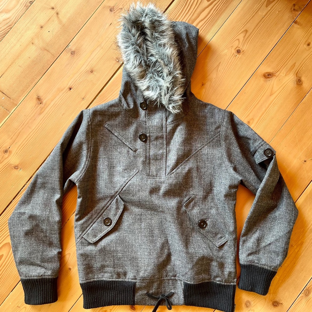 Nikita pullover ski/snowboard jacket